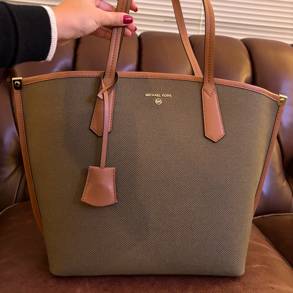 Michael Kors Jane Canvas Tote